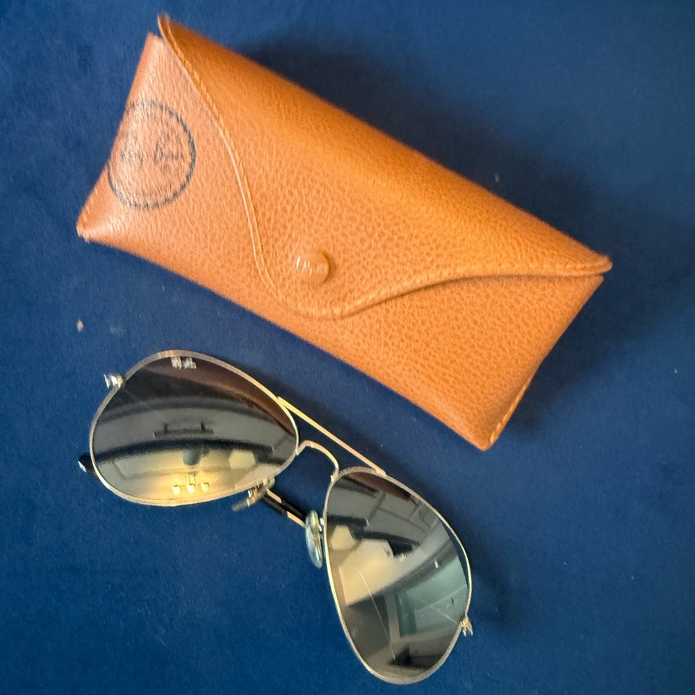 Ray-Ban Silver Aviator Sunglasses with Tan Leather Case